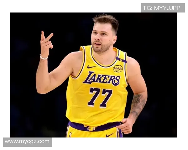 字母哥被买卖概率达76%!曝东契奇想要与他联手 里夫斯等人或成筹码 字母哥被买卖概率达76%!曝东契奇想要与他联手 里夫斯等人或成筹码